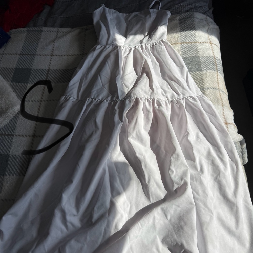 Elegant White Maxi Dress